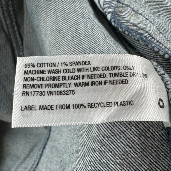 Universal Thread Distressed Cropped Denim Jacket Size Large - Picture 5 of 6